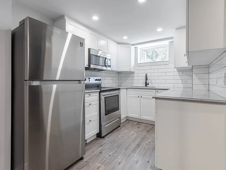 653 Eden Ave — Photo 6