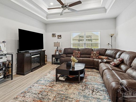 5th image of 454 Connie Way