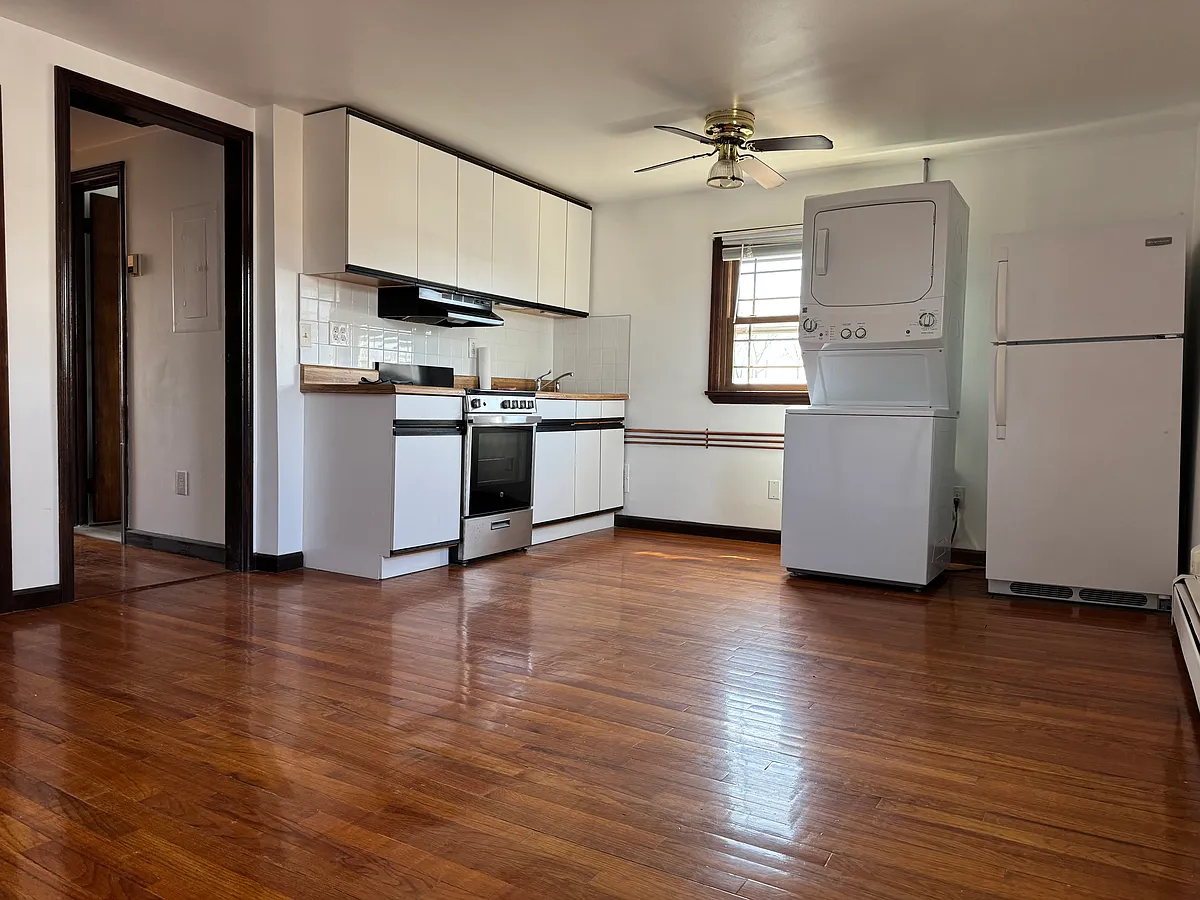 Building Photo - 820 Morton St #2
