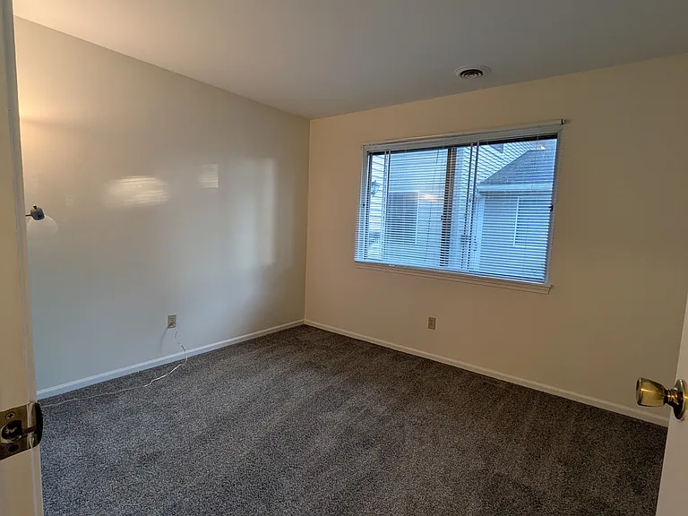 Milrace Dr — Photo 11
