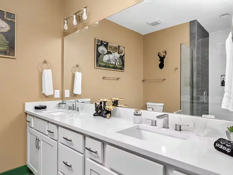 2723 Alameda St — Photo 11