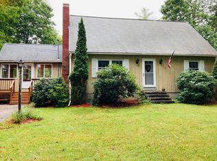 102 Sanborn Rd, East Kingston, NH 03827