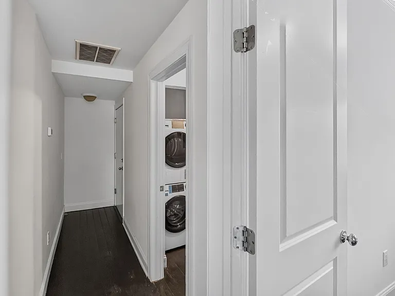 682 Prospect St — Photo 12