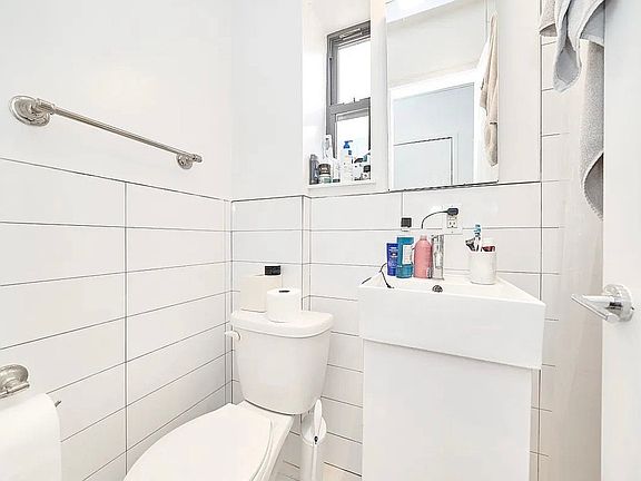 4th image of 234 E 33rd St APT 3A