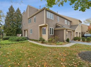 47 Cambridge Ct, Madison, NJ 07940