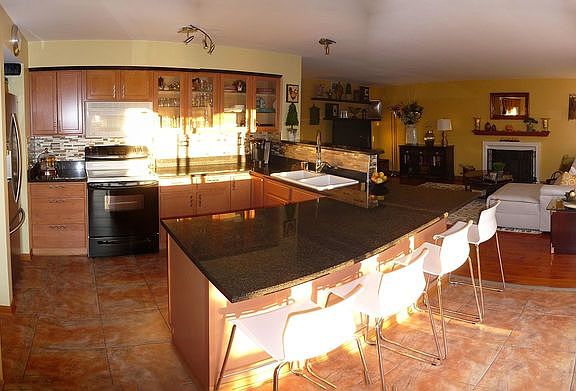 3rd image of 375 S Orchard Dr