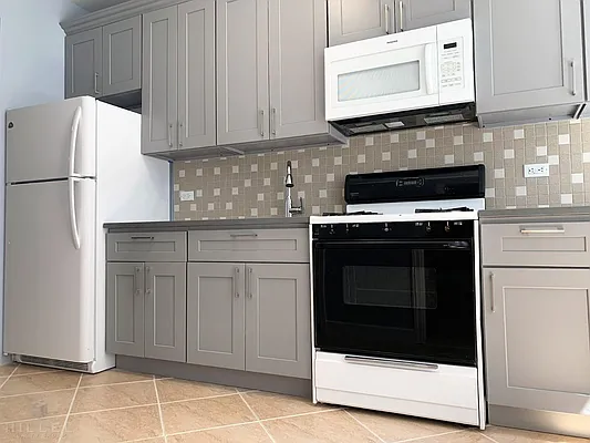 Rented by Hillel Realty Group | media 11