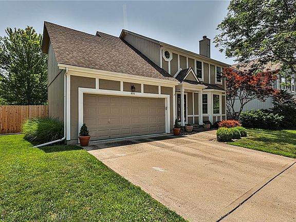 2nd image of 804 SW Bishop Ct