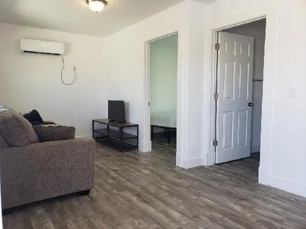 204 Ember Dr #1, Green Forest, AR 72638