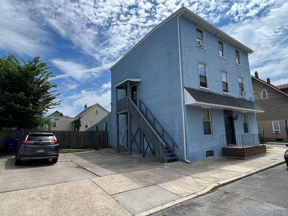 39 Buttonwood St #B