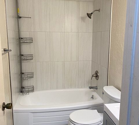 5th image of 2633 Greenwich St APT 204