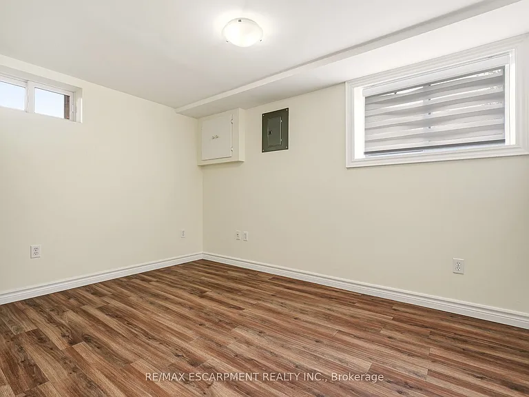 25 Briarsdale Dr — Photo 23