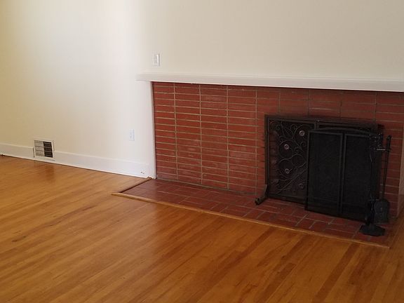 3rd image of 1970 42nd St