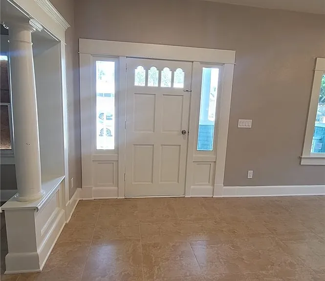 324 E Walnut St — Photo 1