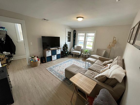 3rd image of 46 Coe Ave #2