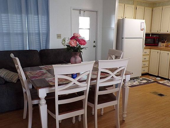 4th image of 1036 Larkfield Dr