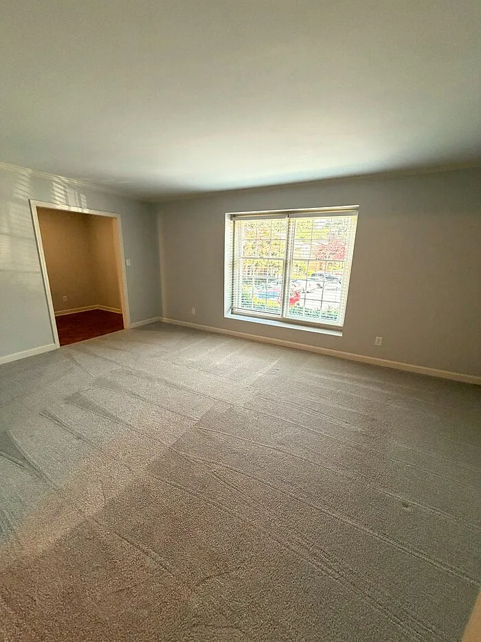 3 bed, 2.5 bath, 1917 sqft, $2,450 — Photo 3