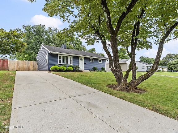 3rd image of 211 Redding Rd