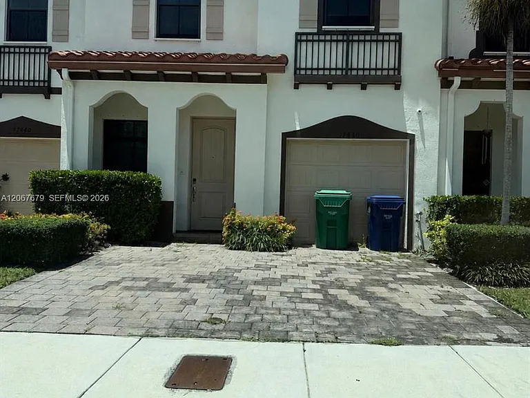 17430 SW 153rd Ave — Photo 1