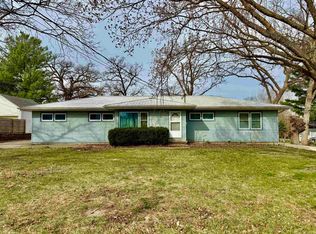 420-422 S Hackett Rd, Waterloo, IA 50701