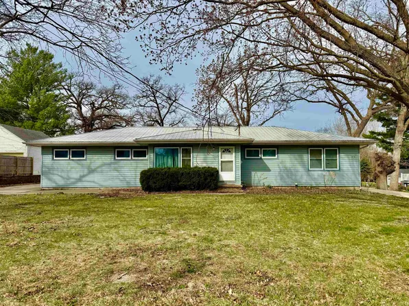 420-422 S Hackett Rd, Waterloo, IA 50701