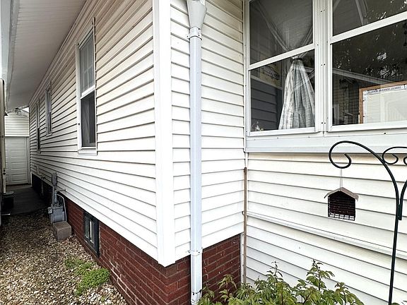 5th image of 277 N Ivan Ave