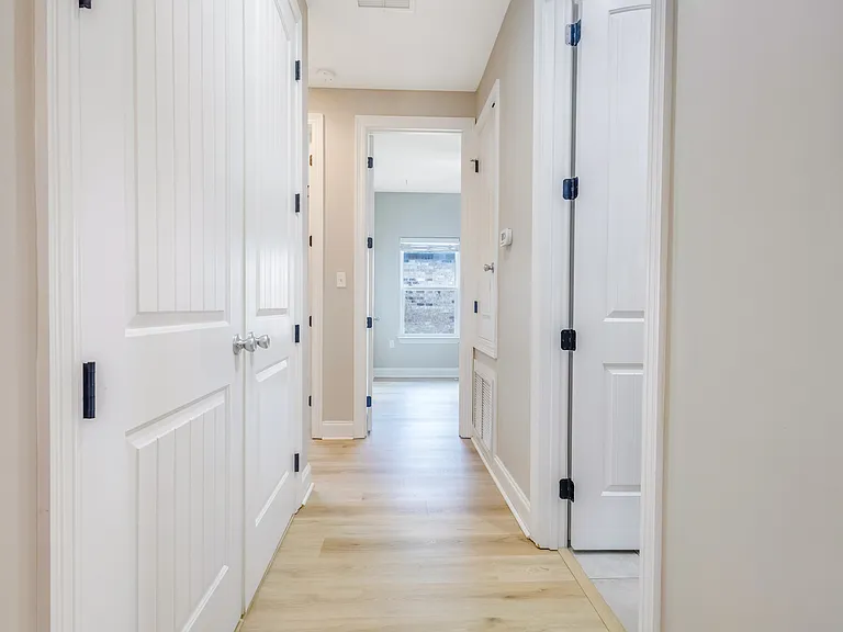 557 Valparaiso Pkwy — Photo 19