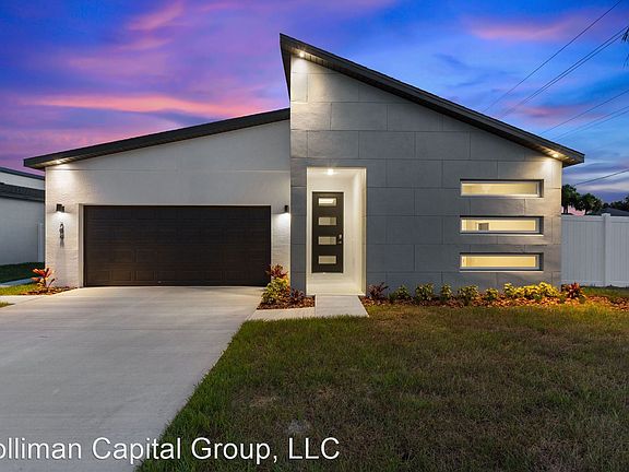2nd image of 321 Royal Palm Cir