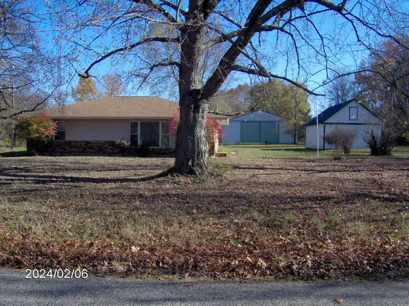 56805 Haines Rd, Three Rivers, MI 49093
