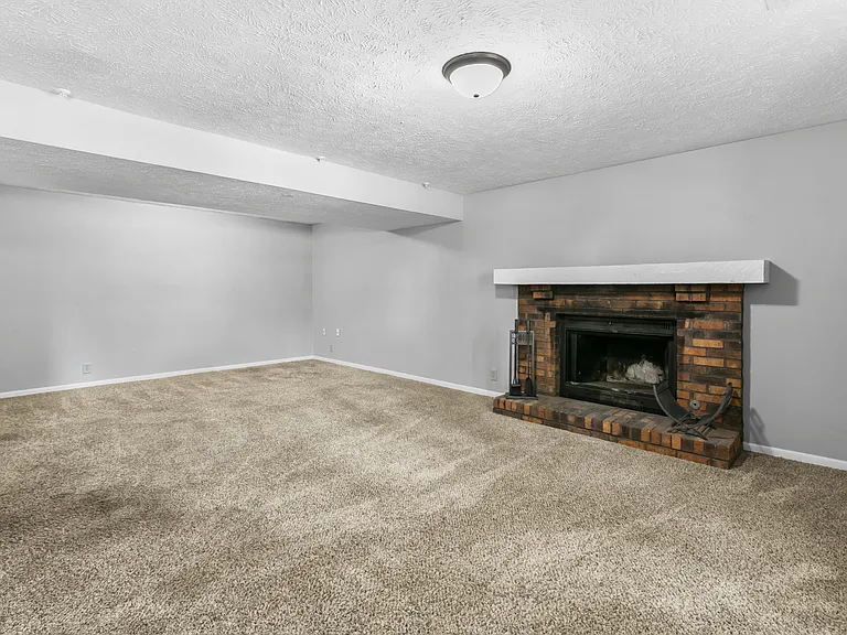 12728 Corby St — Photo 28