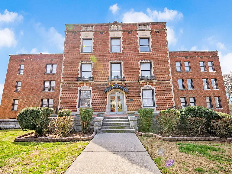 Fort Wood Apartments — Photo 1