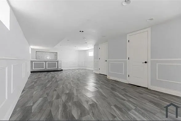 245 W 43rd St — Photo 17