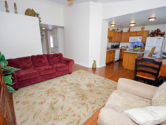 5th image of 8525 Smithfield Ln