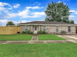 7 Woodchase Ct, Violet, LA 70092