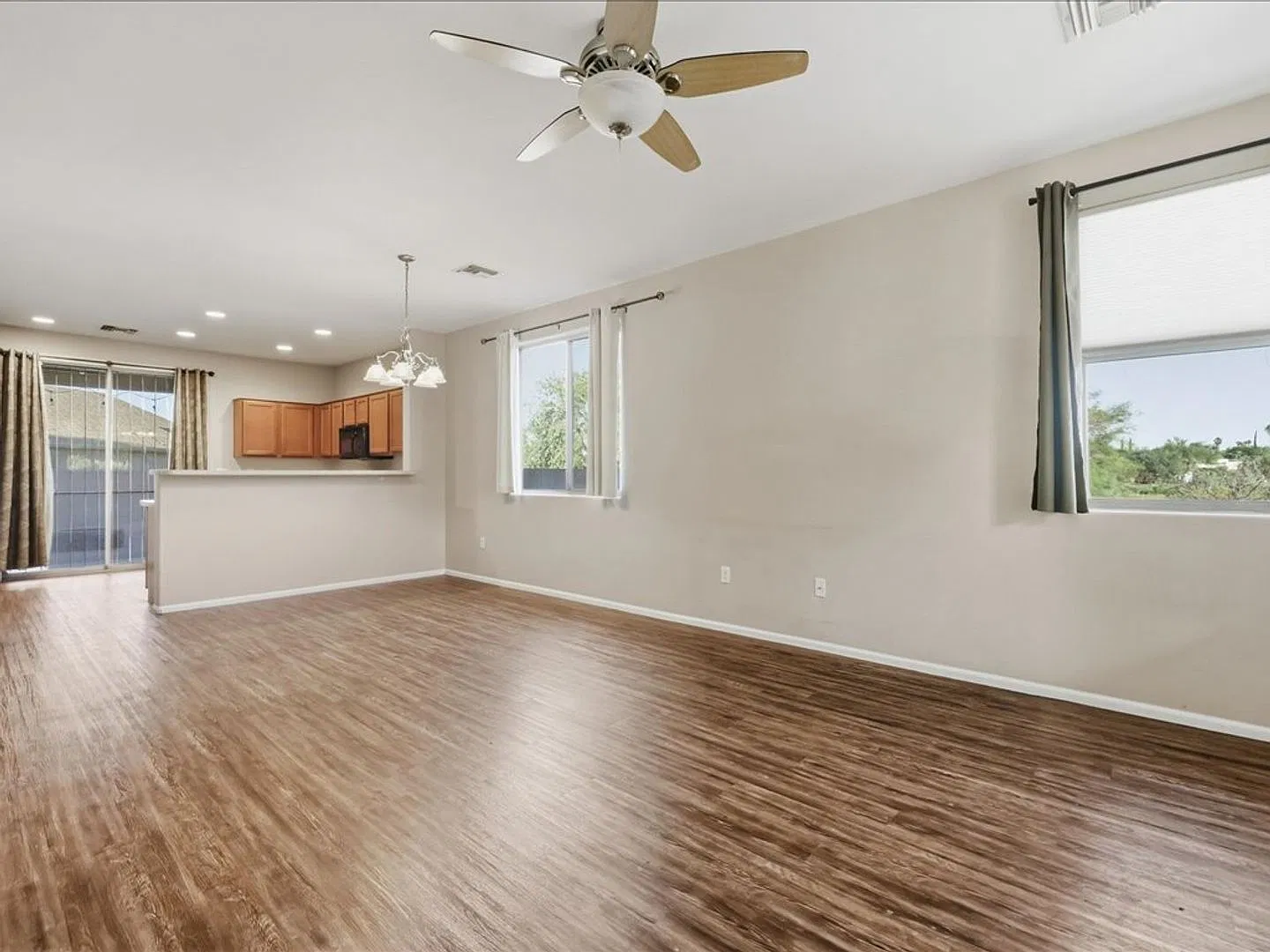 Beautiful 3-Bedroom Home with Solar & Spacious Backyard — Photo 3