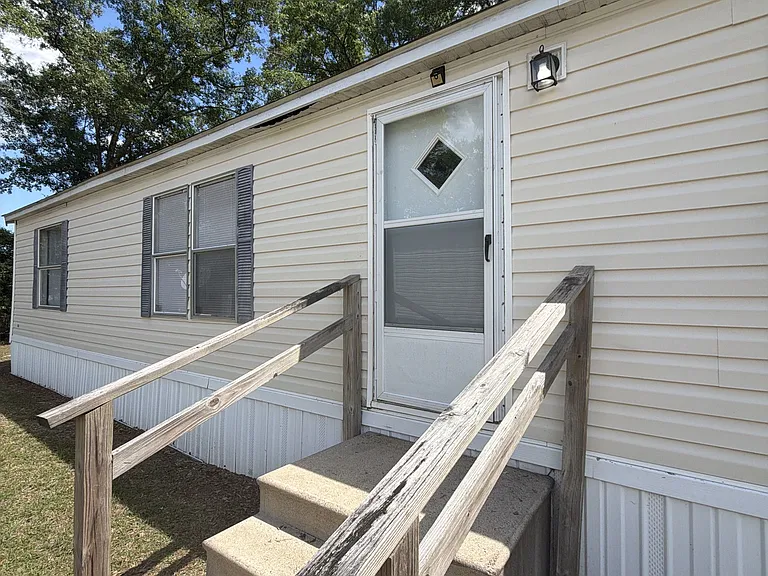 2829 SE Tibet Hwy #10 — Photo 2
