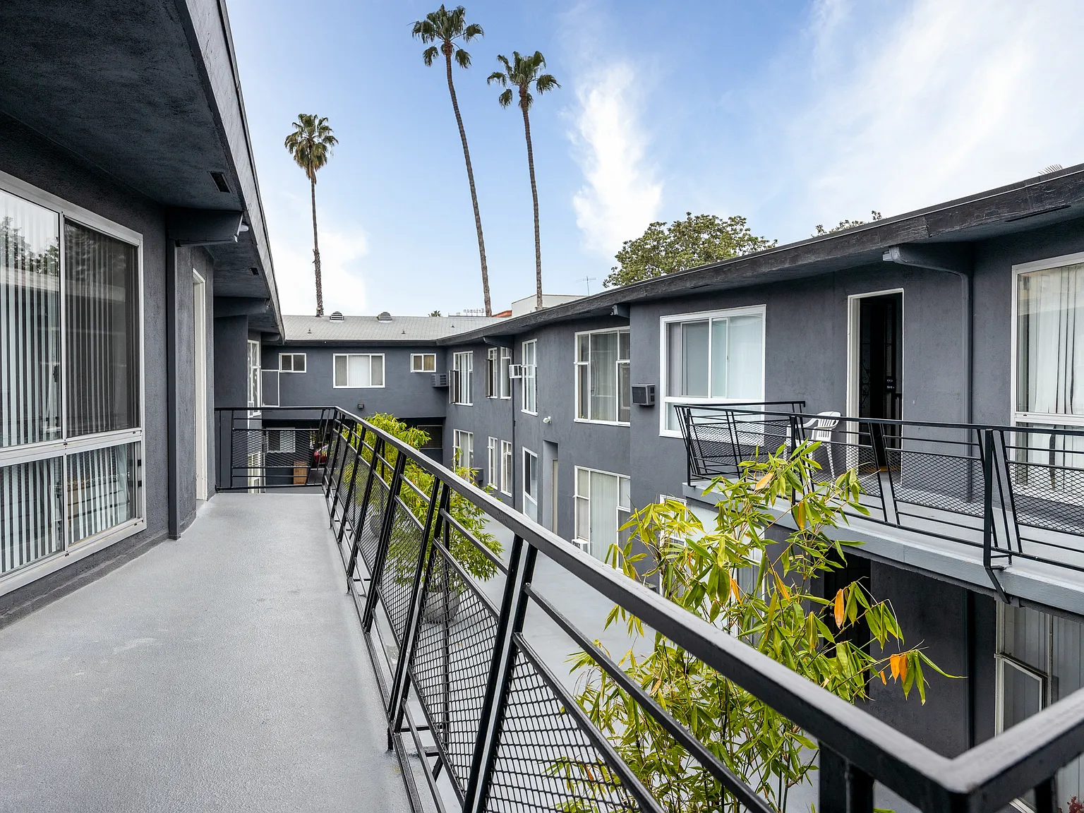 Kingsley Apartments — Photo 4