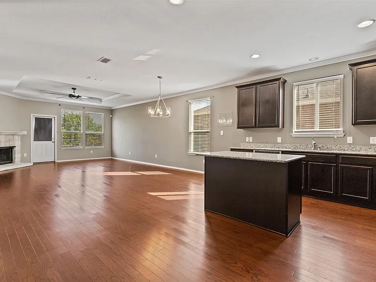 2904 Whispering Pine Blvd — Photo 2