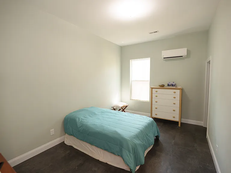 60 Madison Dr — Photo 36