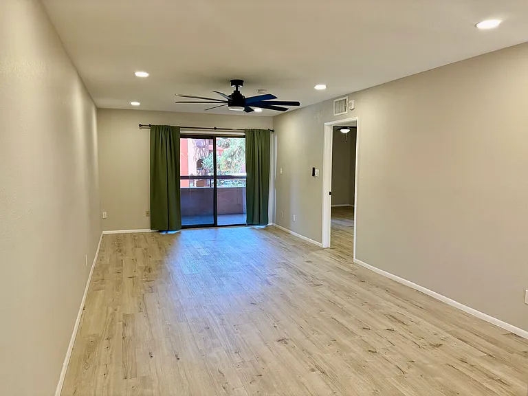 12222 N Paradise Village Pkwy S #213A — Photo 1
