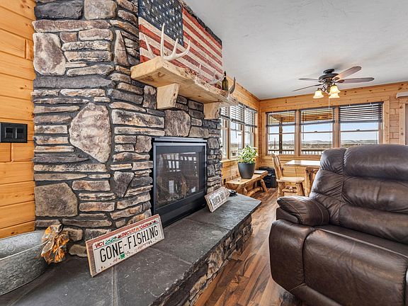 4th image of 1246 Riverview Dr