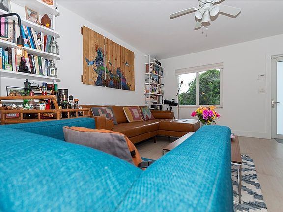 5th image of 202 NW 92nd St