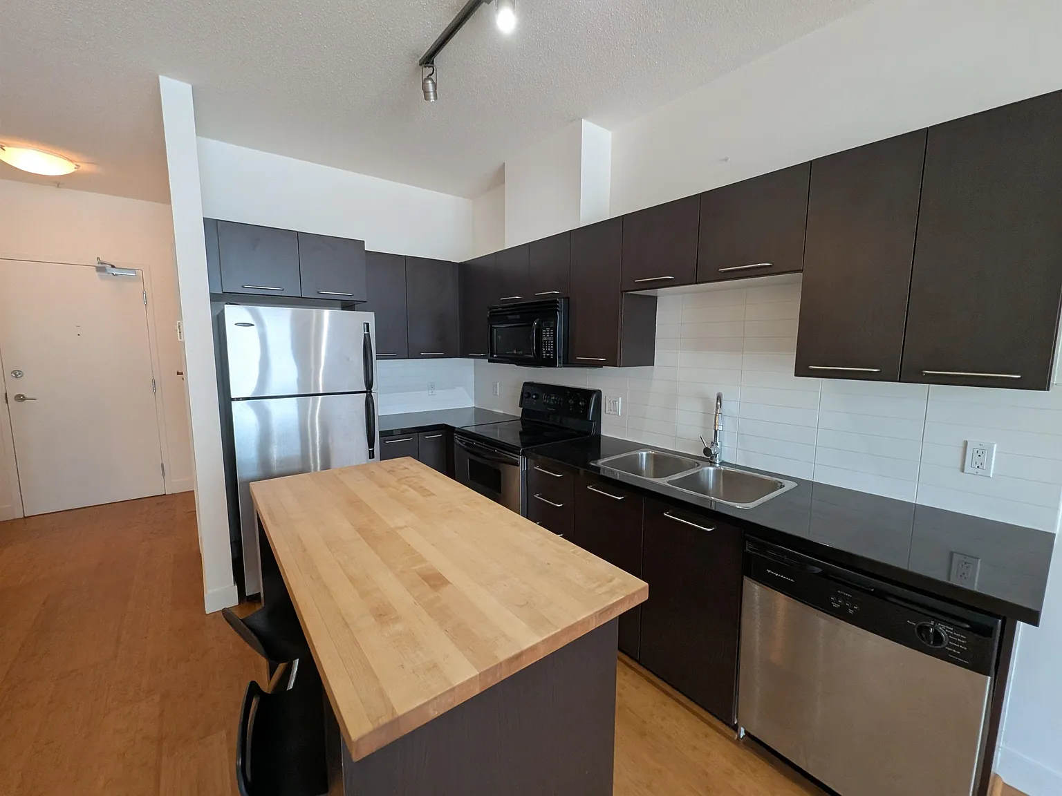 1 bed, 643 sqft, $2,900 — Photo 2