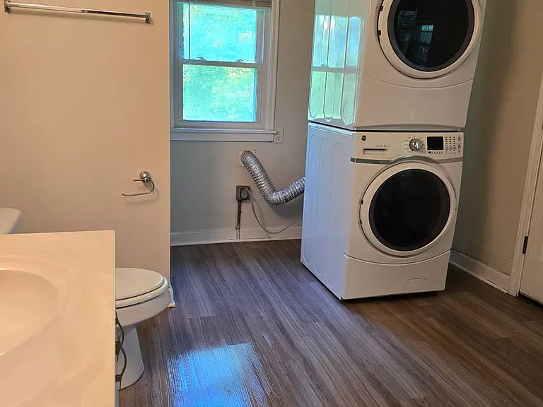 302 Alexander Ave — Photo 9
