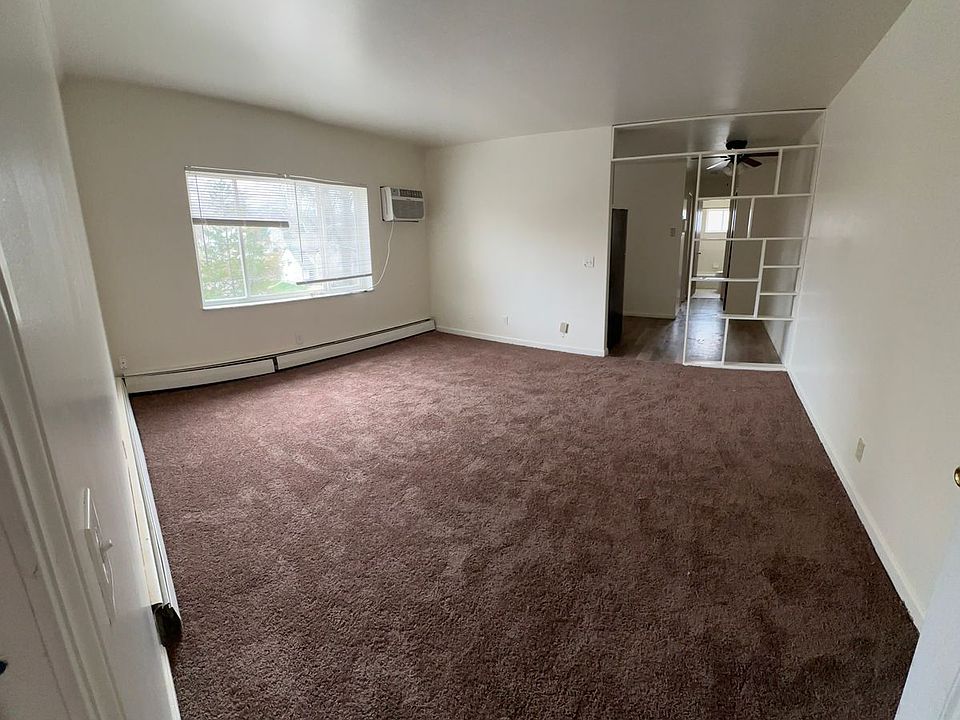 1st image of 170 Richardson Pl APT 3