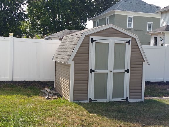 5th image of 901 Clark Ave