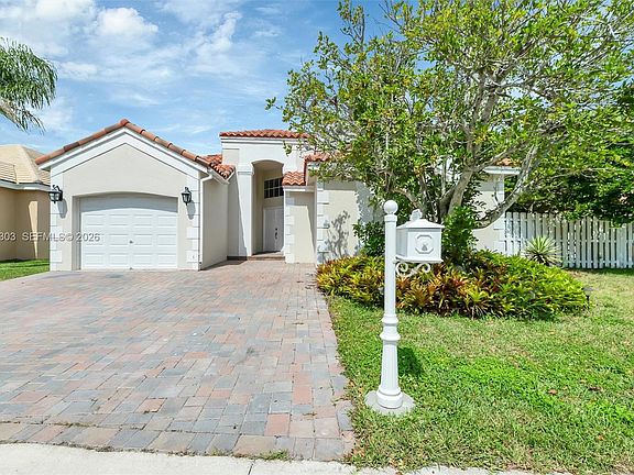 2nd image of 535 Somerset Way