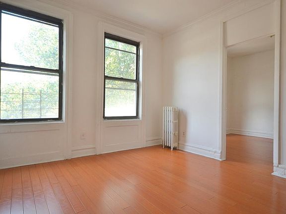 5th image of 219 13th St APT 16