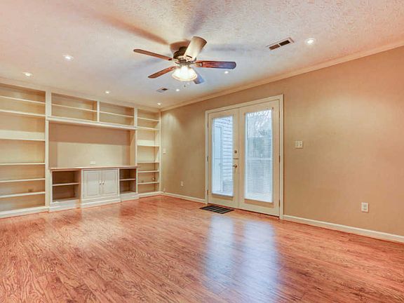 5th image of 4412 Washington Ct #3