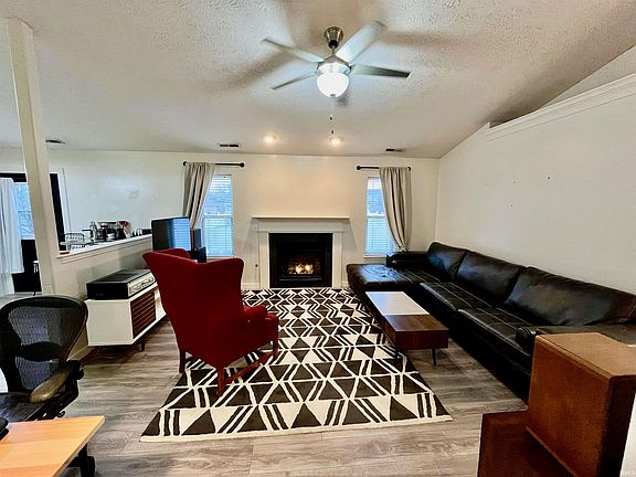 3rd image of 2217 Southaven Blvd